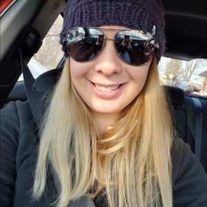 Meet your Posher, Rebecca